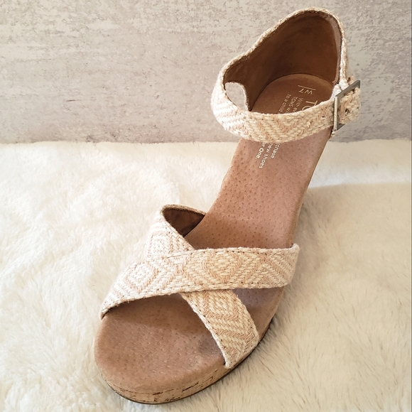 Toms Sienna Wedge Sandals in Woven Cream, Size 7 - Picture 8 of 13